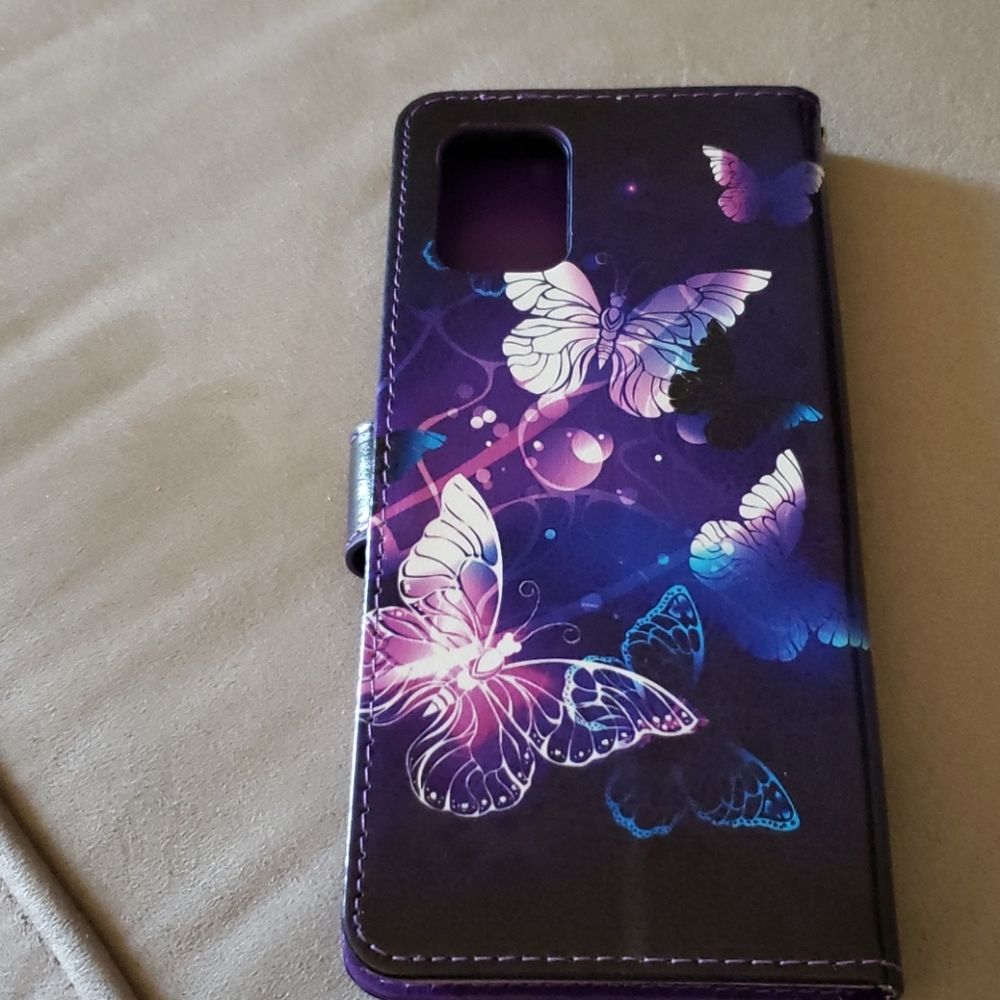Cell Phone Cover. - Picture 2 of 6